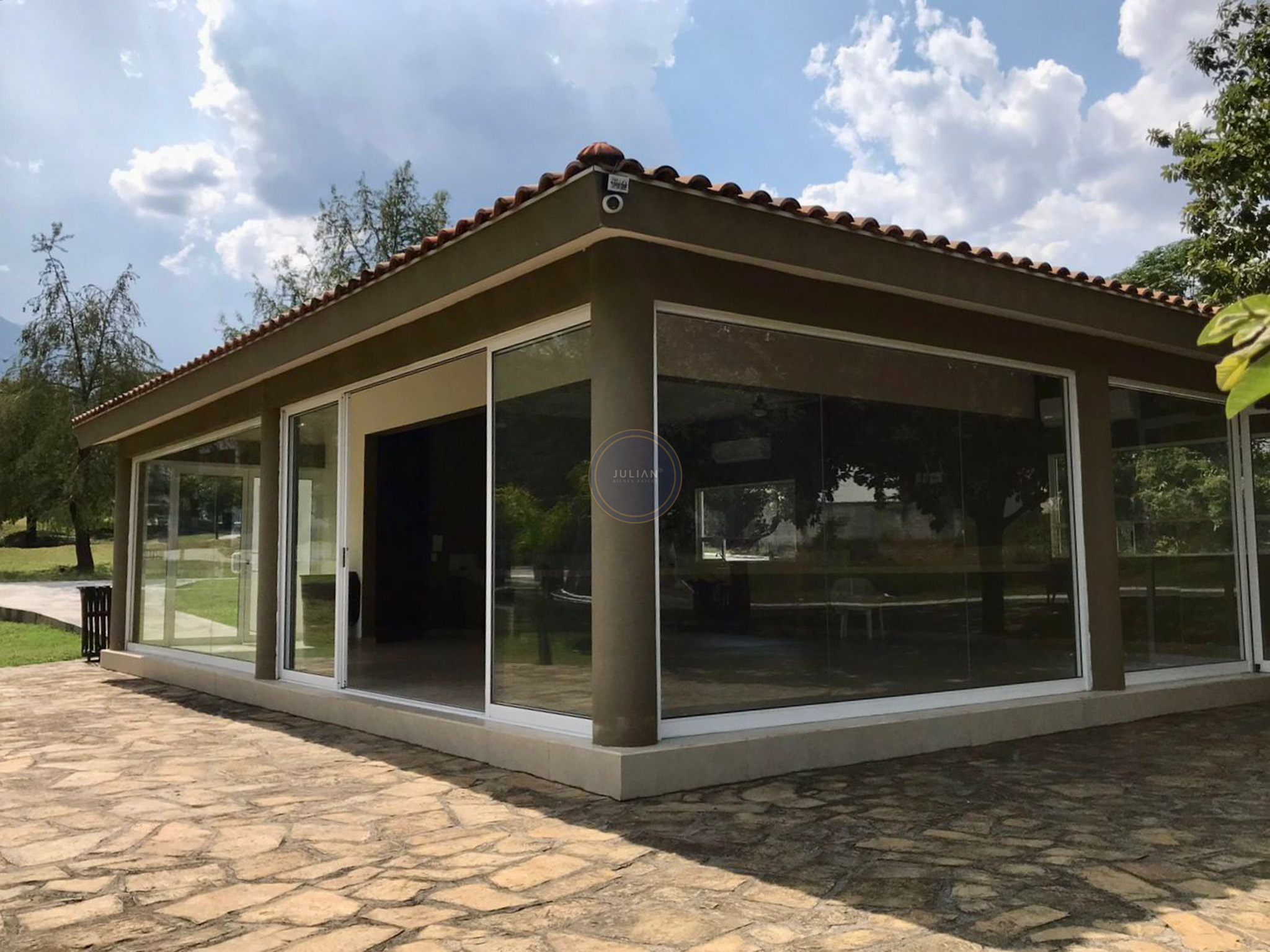 542aa336-bad8-42f5-bfd0-5ff2ac203af2