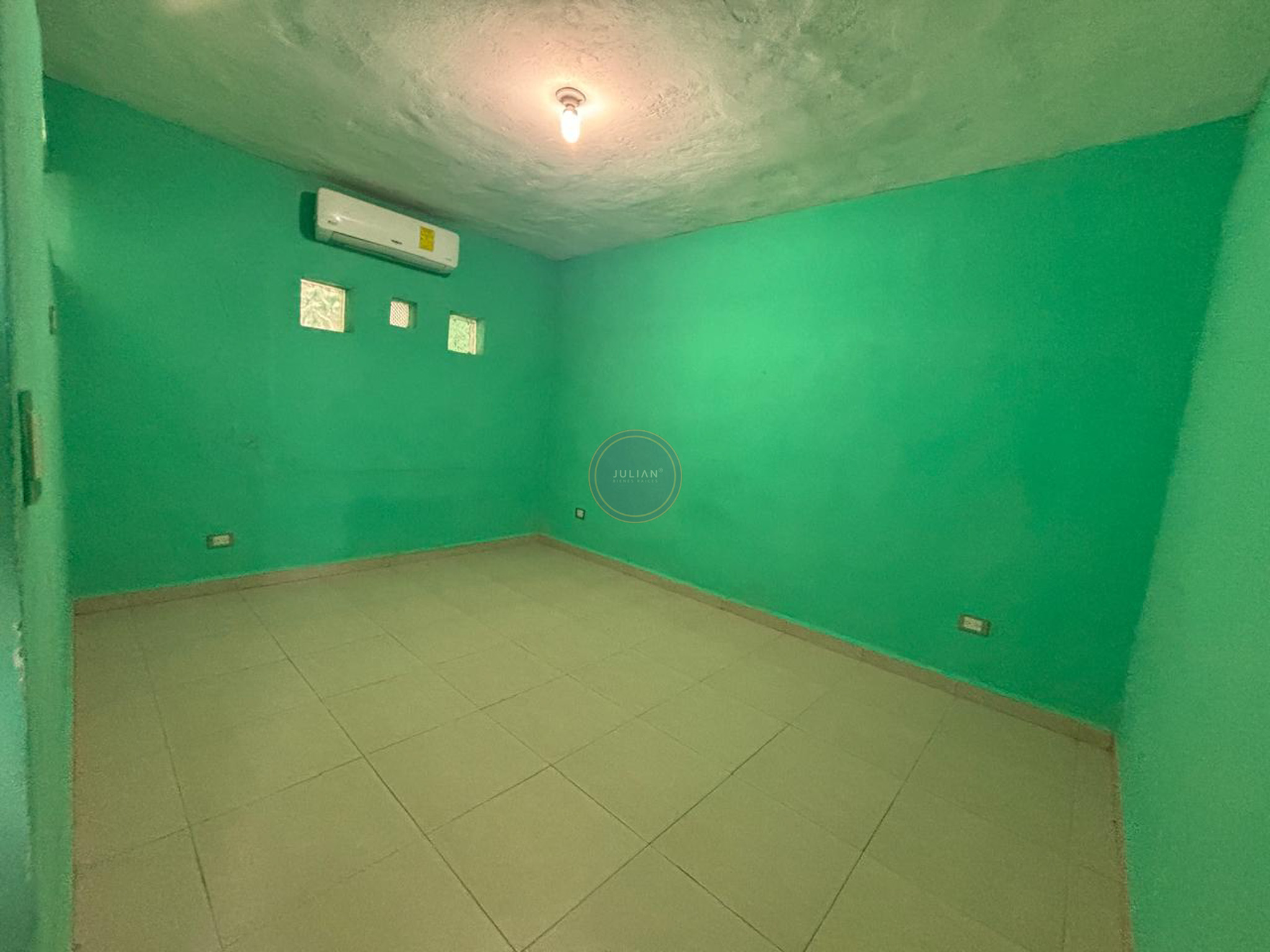 5b30a807-5b8a-4d20-8e71-3df7520895eb