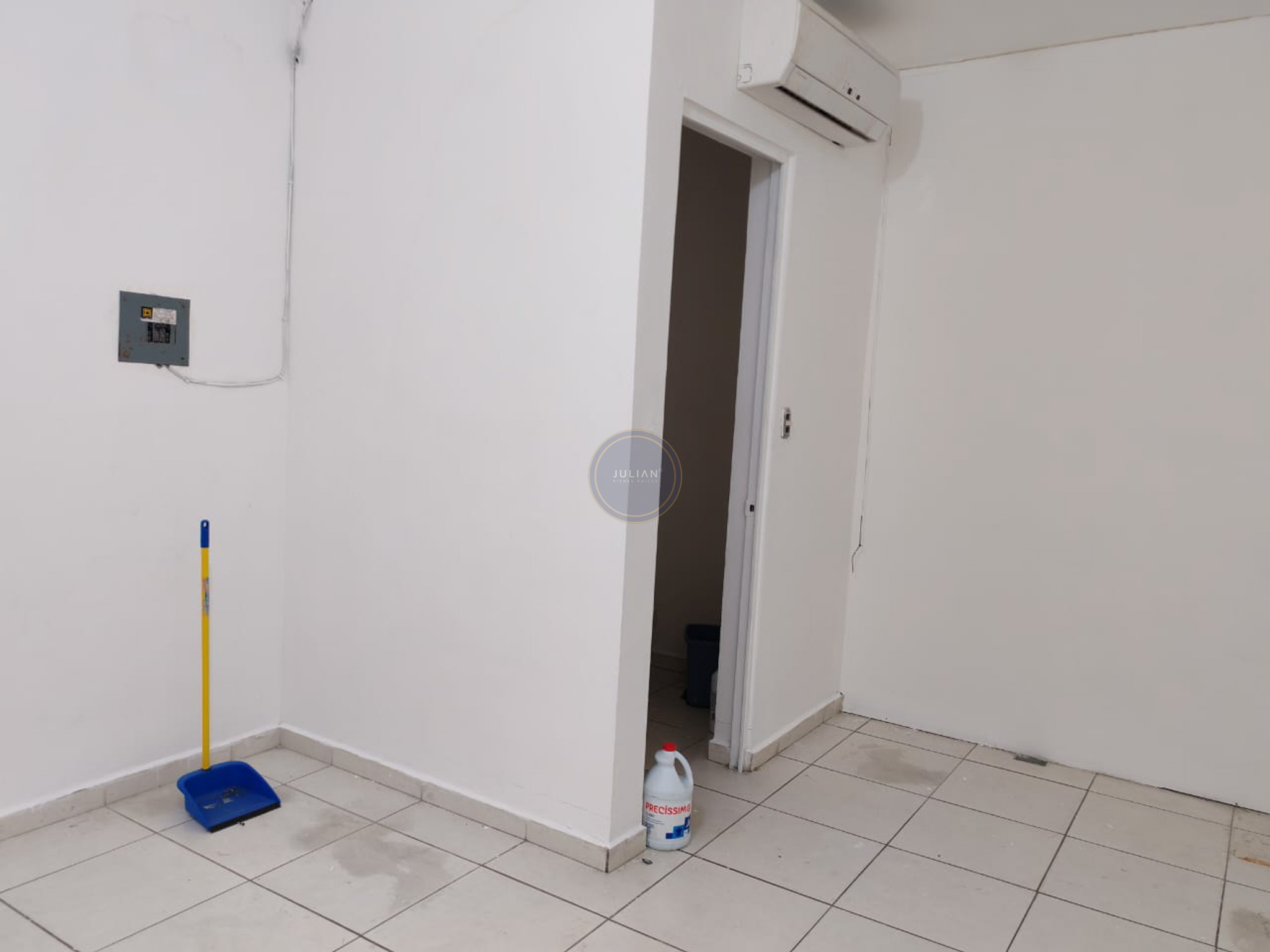 WhatsApp Image 2025-10-24 at 3.26