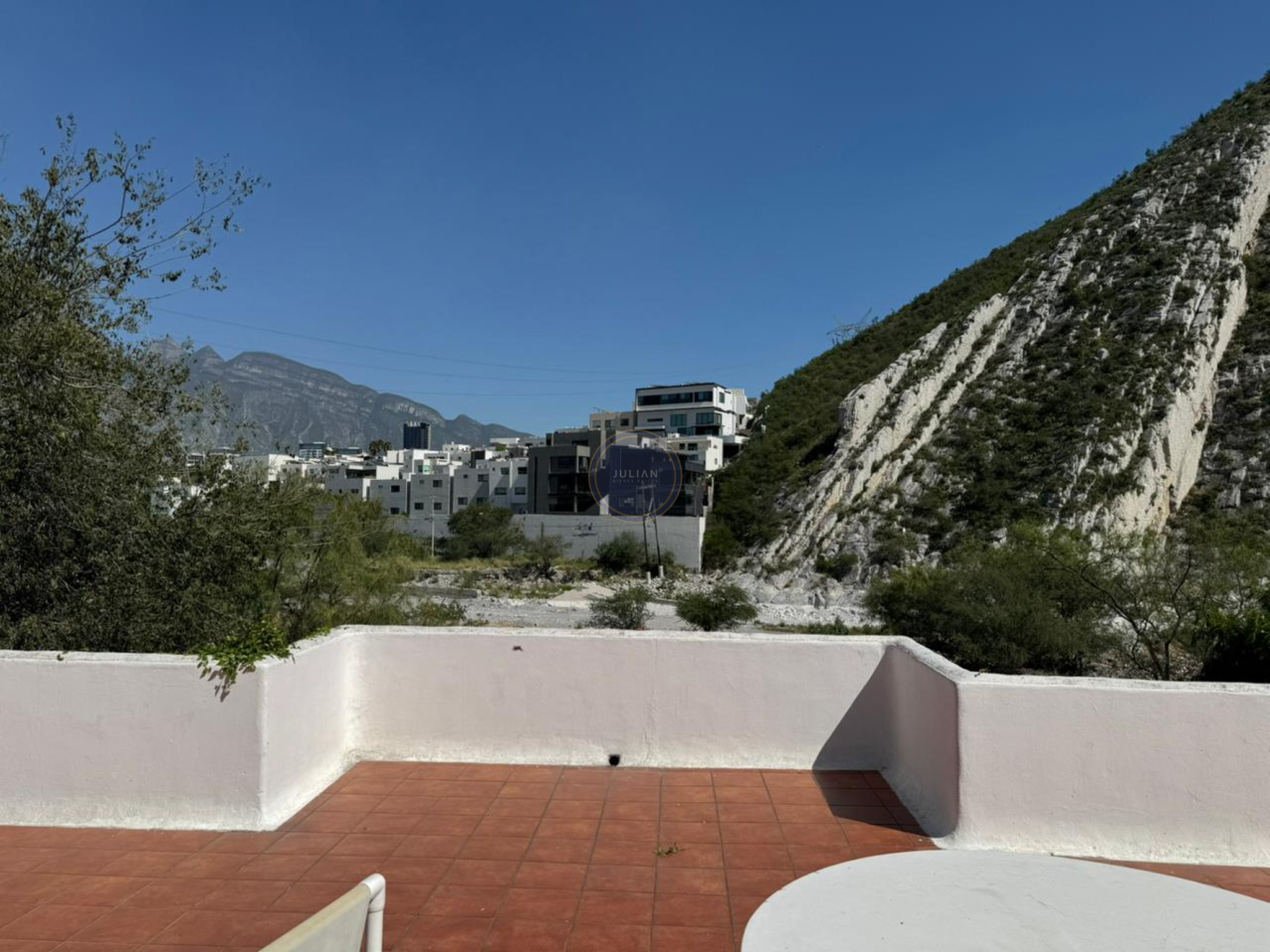 2151ca33-b668-4de1-8e1e-b6b9497fa811