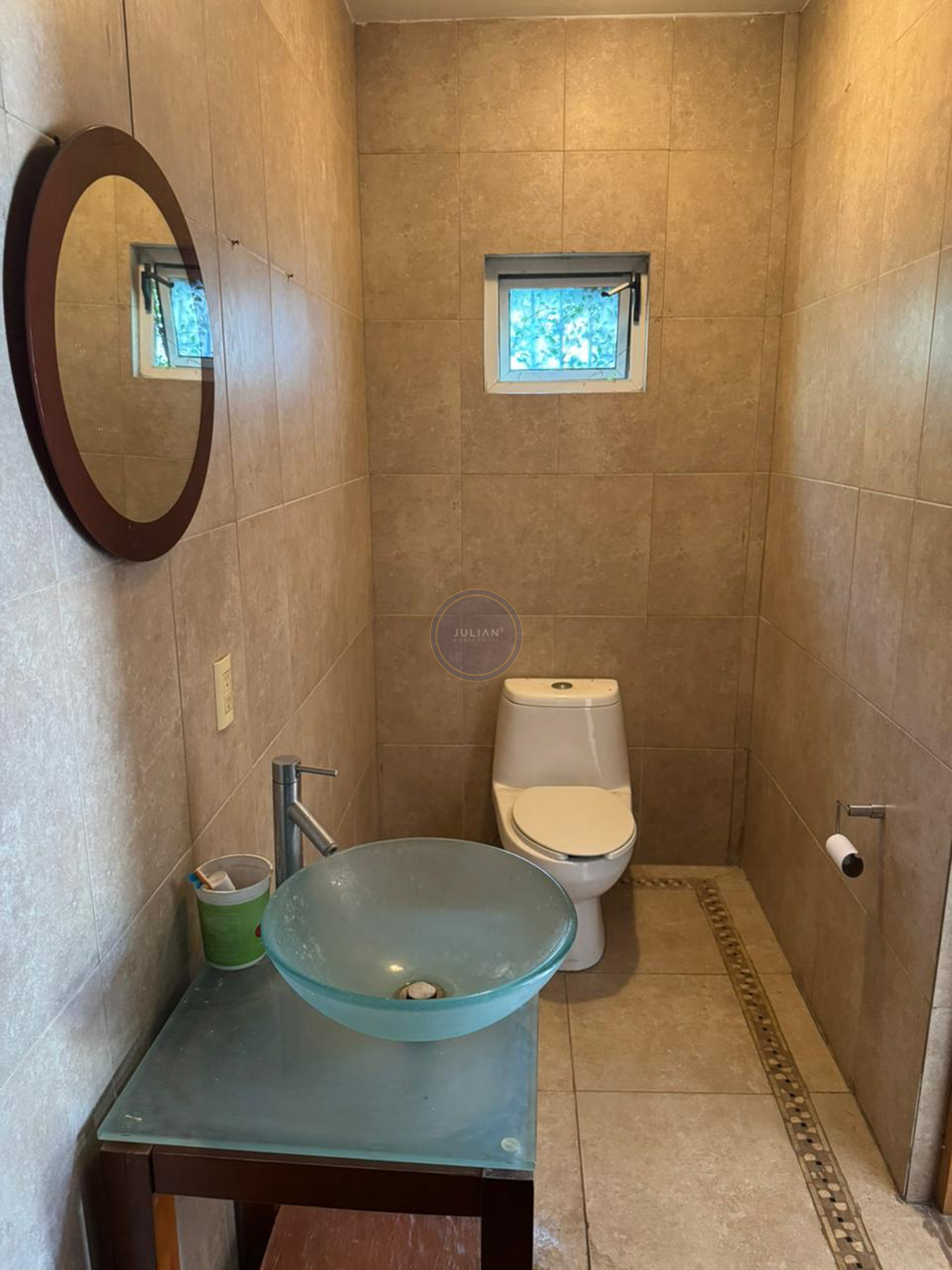 6e0cd858-14ce-4f75-bff0-0cd3c4910567