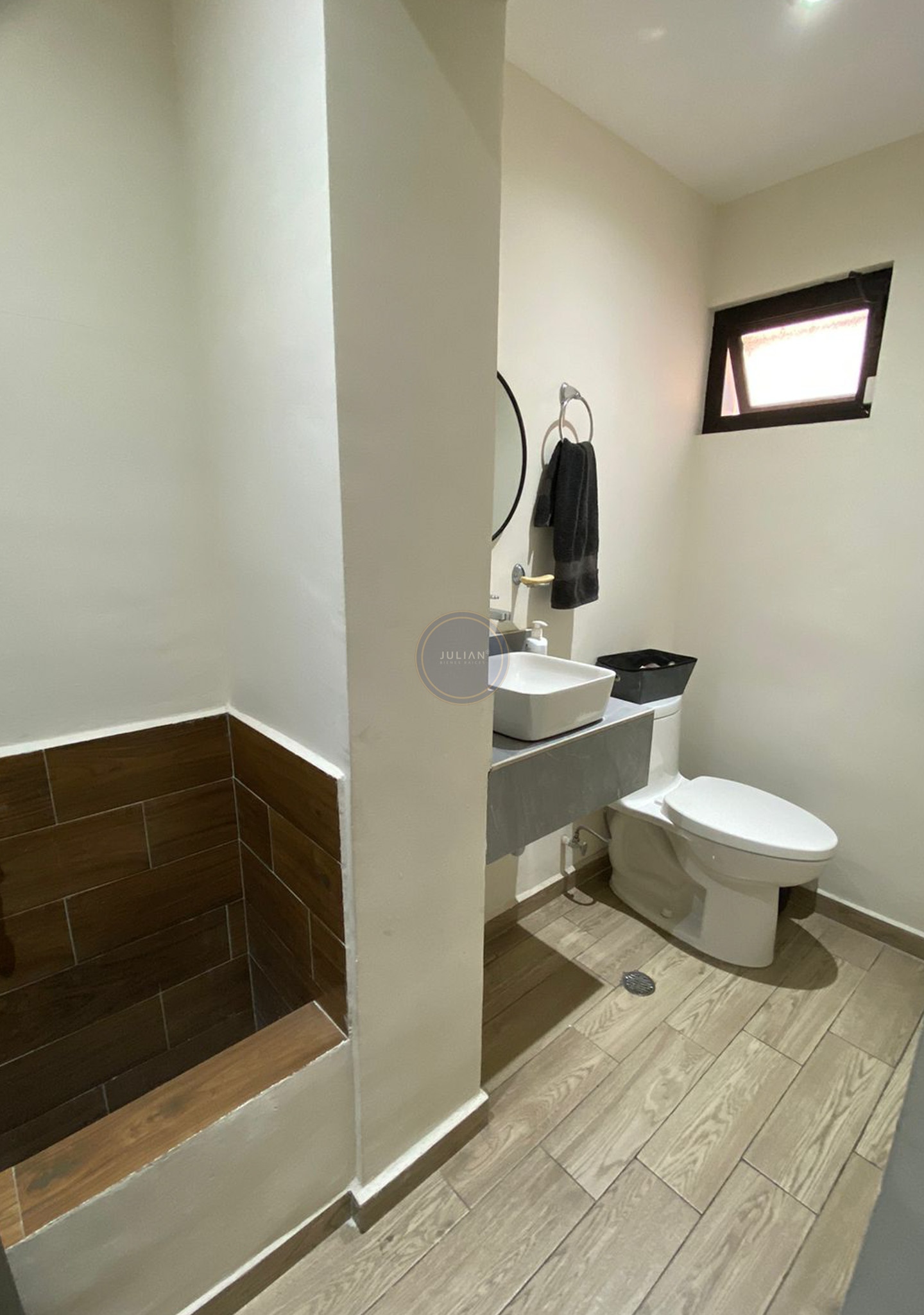 WhatsApp Image 2025-11-10 at 12.17