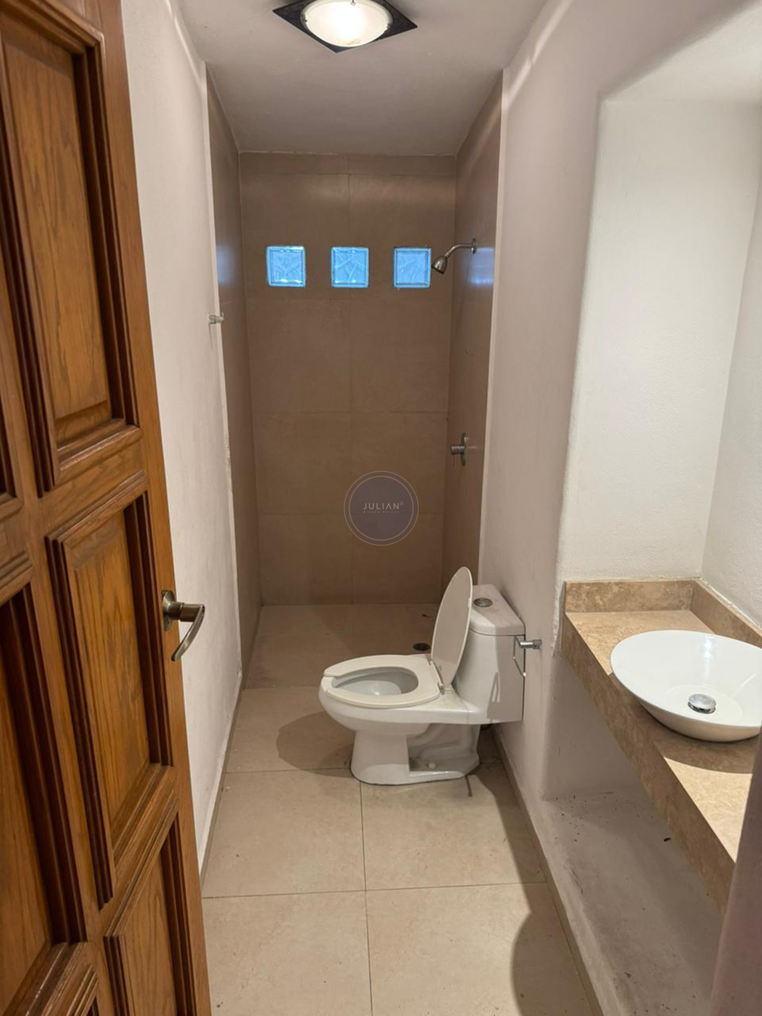 c0e1b03e-1b07-4091-8016-d0bac5d5629f