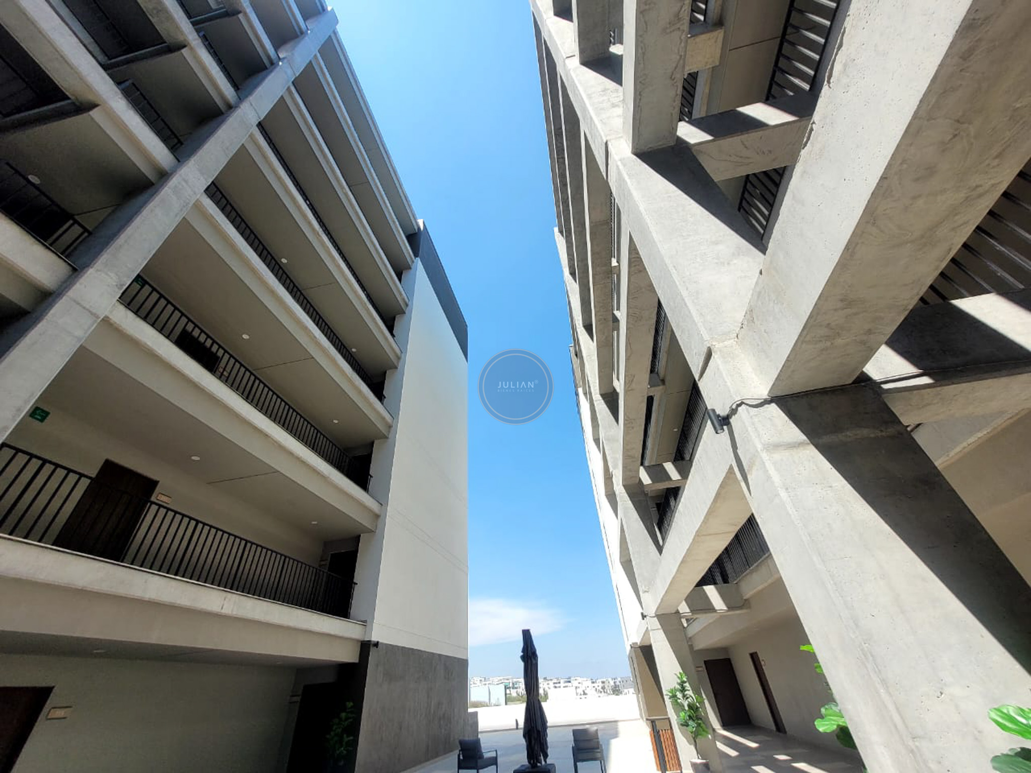 04afb00a-4172-4723-8df1-571f66312693