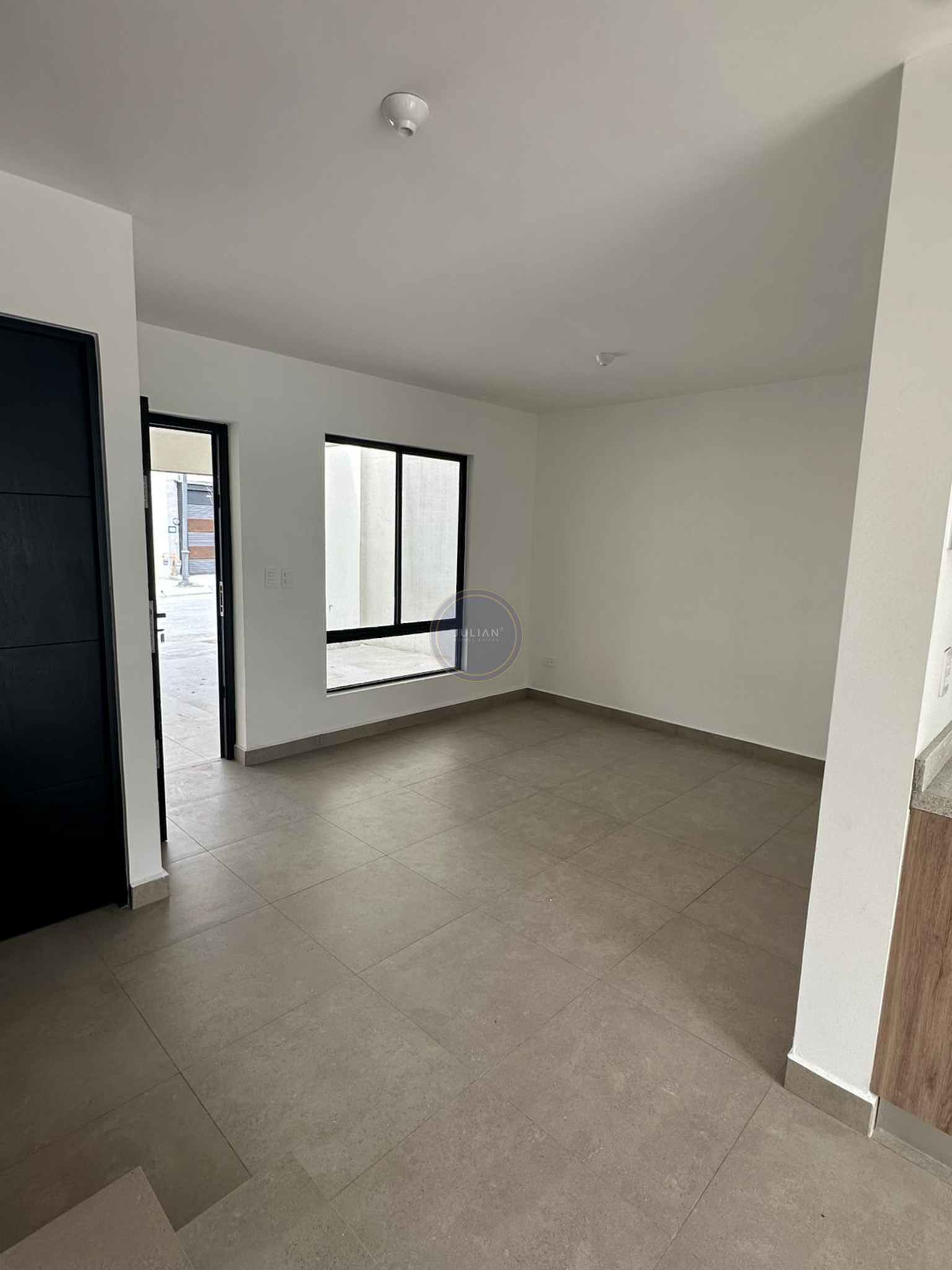 121d6e25-b1eb-4131-8dab-5aef24c502d9