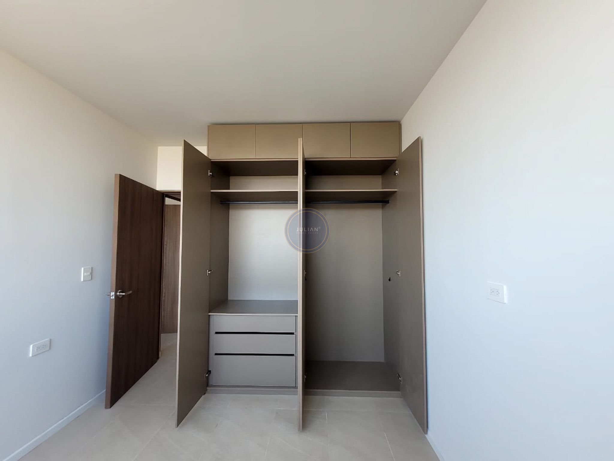 492a22a2-f618-46a0-b22e-7746e60453ba