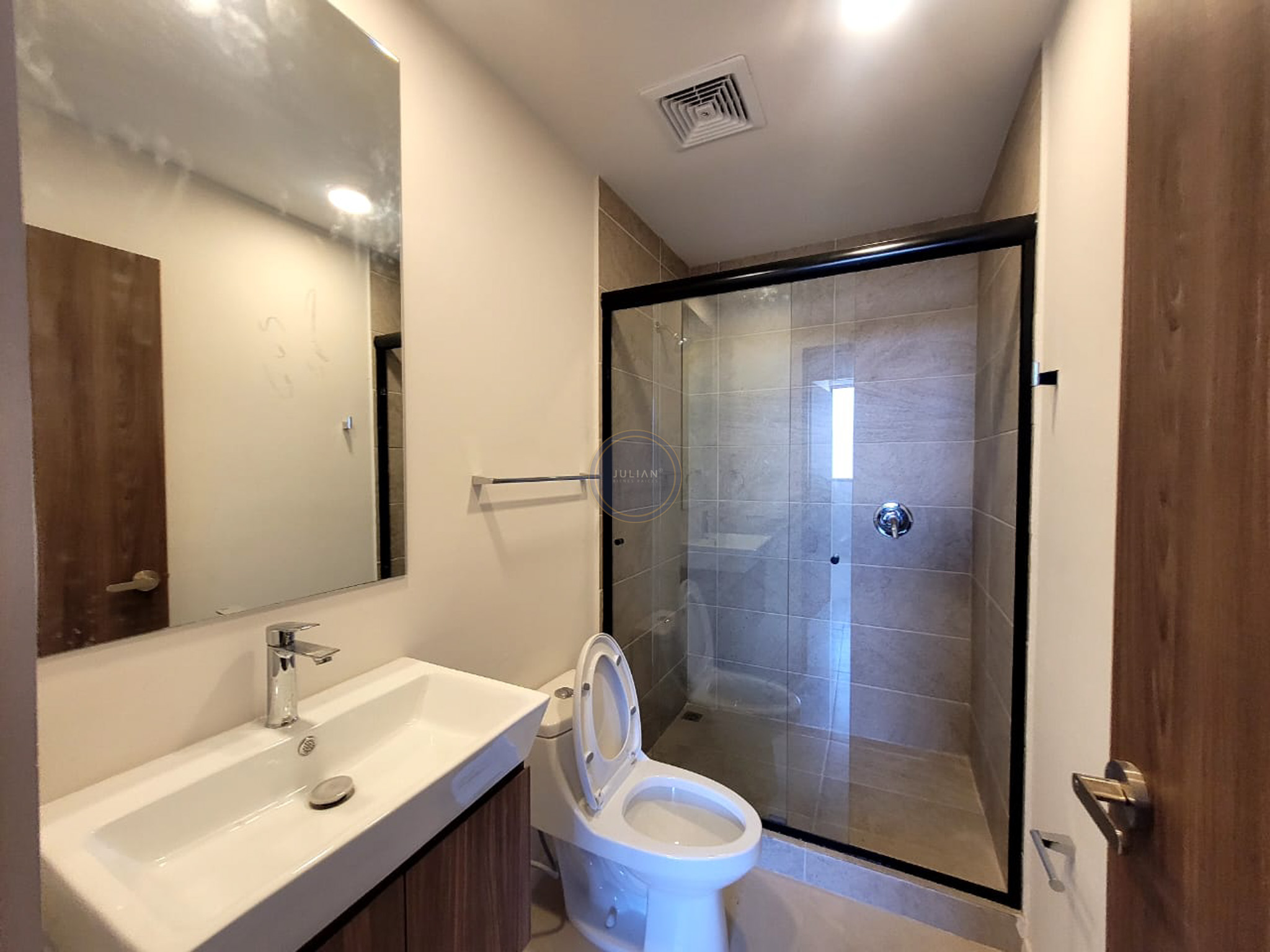 655ed3d2-4719-469d-97e3-ef1a8519714b