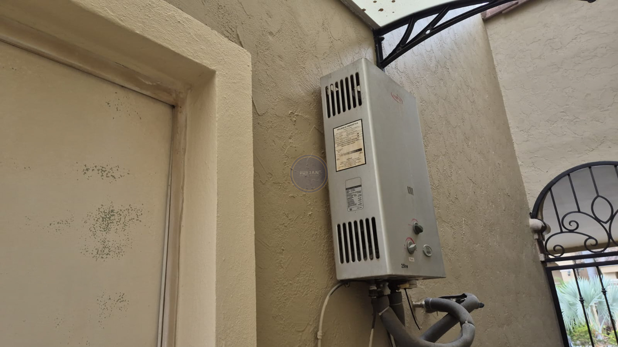 e2b2e180-fcdb-4910-8000-9966e6f22cd9