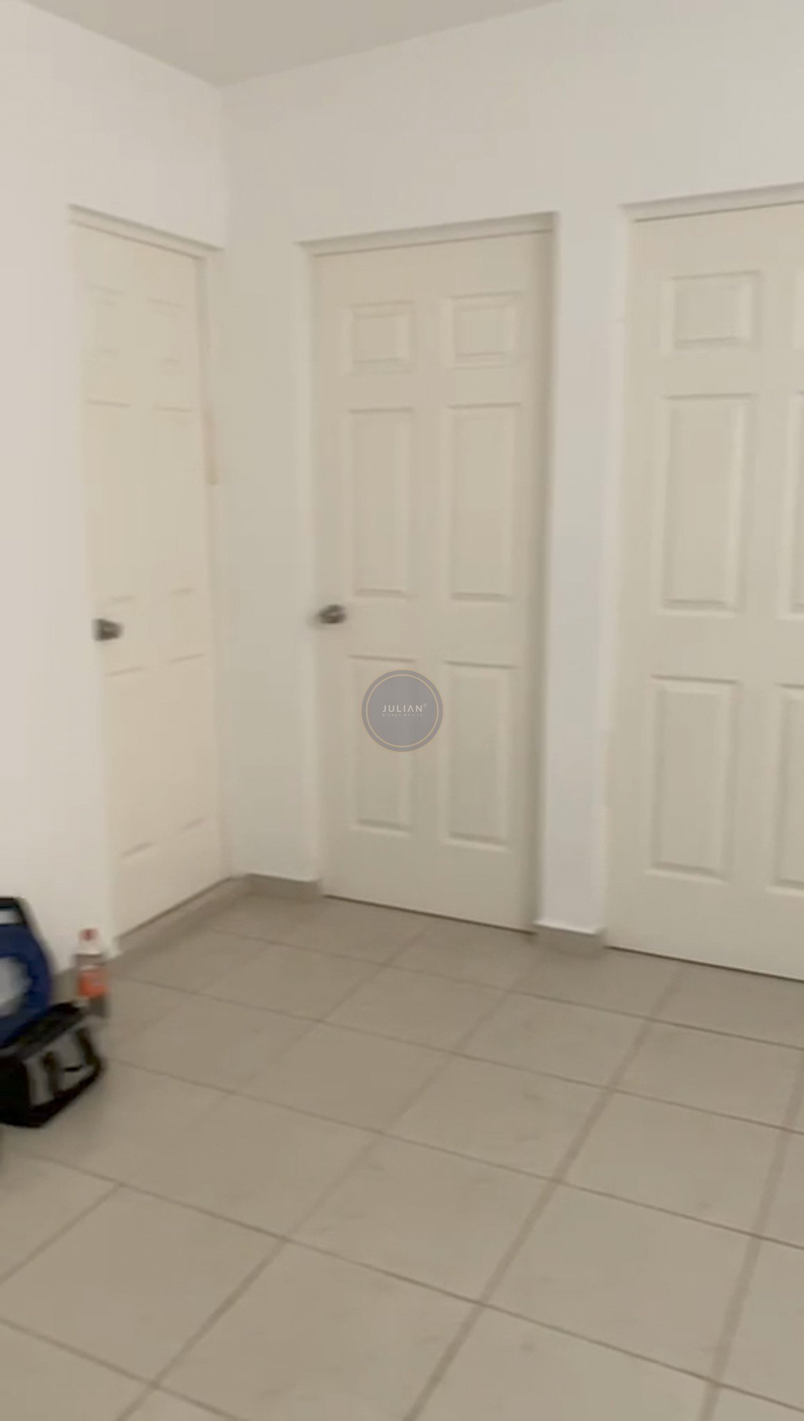 1001330180_0006