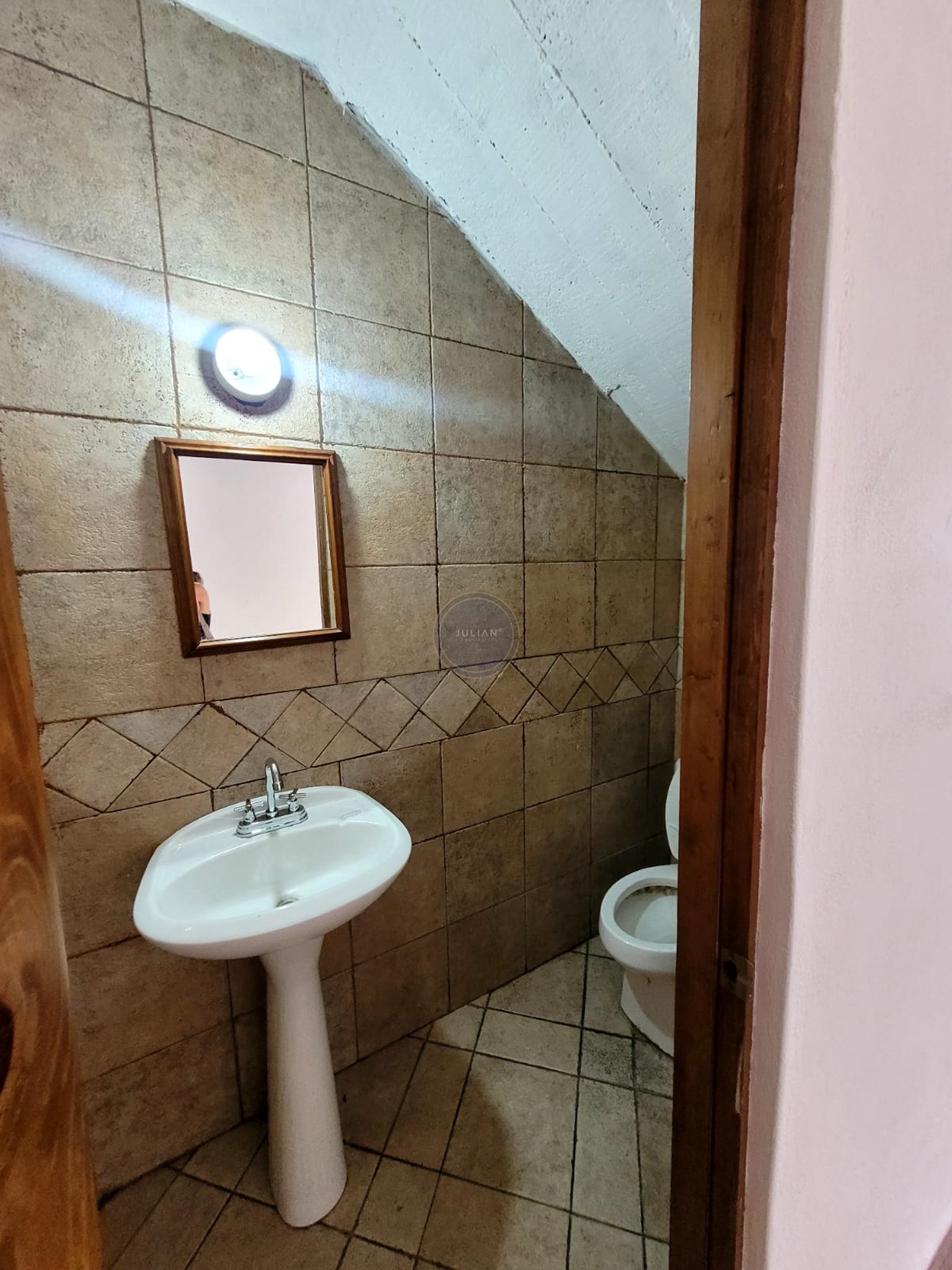 d184e8dd-dfa2-4b1c-a9ff-60c725236808